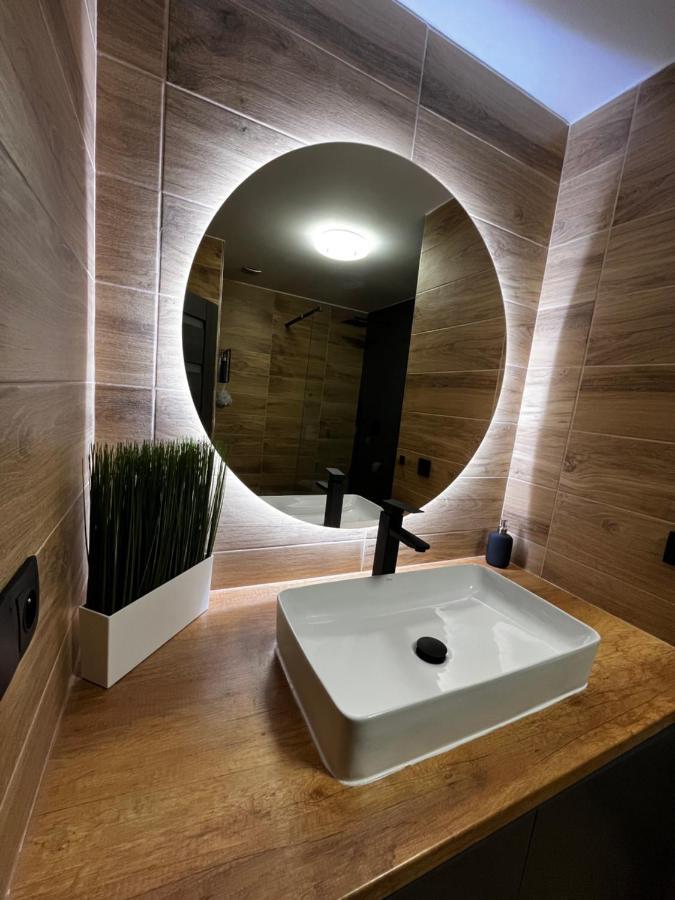 Spani Na Paletach Kousek Od Centra Hradce Kralove Apartment Hradec Kralove
